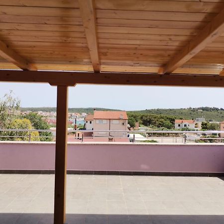 באניולה Apartments Oskar מראה חיצוני תמונה