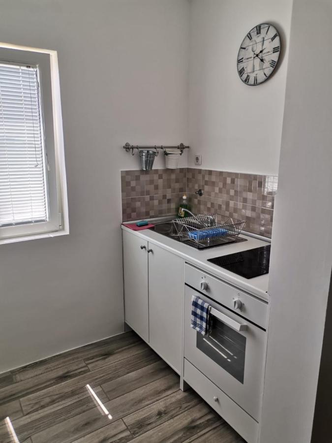 באניולה Apartments Oskar מראה חיצוני תמונה