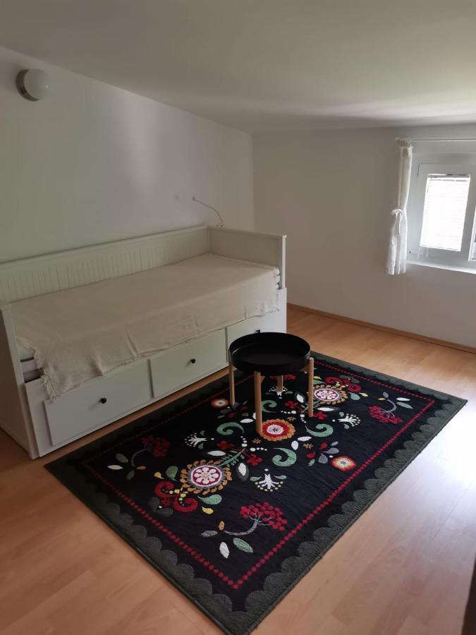 באניולה Apartments Oskar מראה חיצוני תמונה