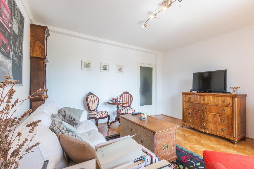 באניולה Apartments Oskar מראה חיצוני תמונה