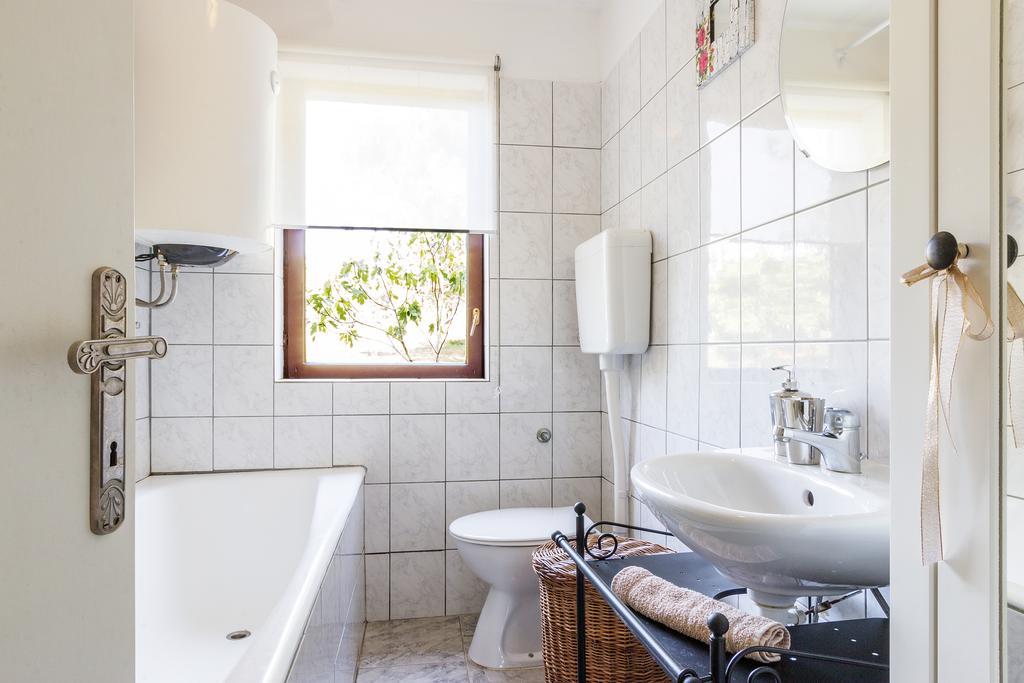 באניולה Apartments Oskar מראה חיצוני תמונה