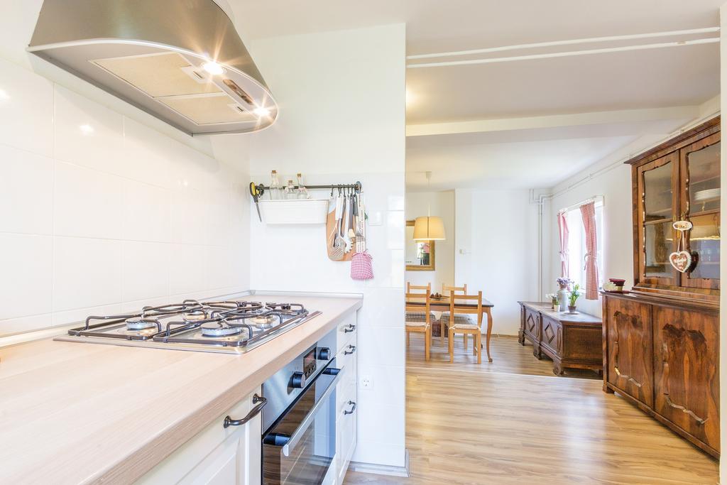 באניולה Apartments Oskar מראה חיצוני תמונה